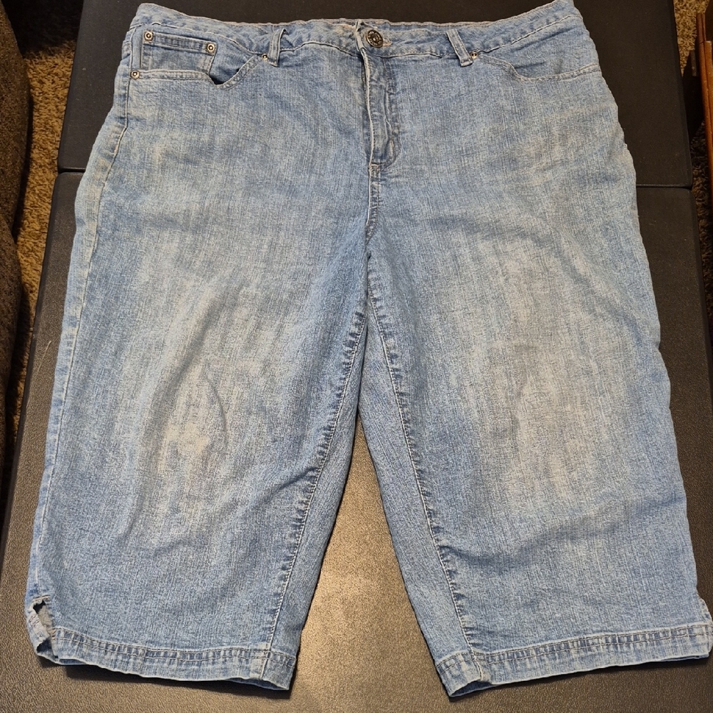 Faded Glory Light Blue Denim Capris